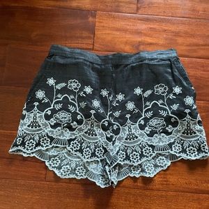 NWT Forever 21 Woven Embroidered Floral Shorts